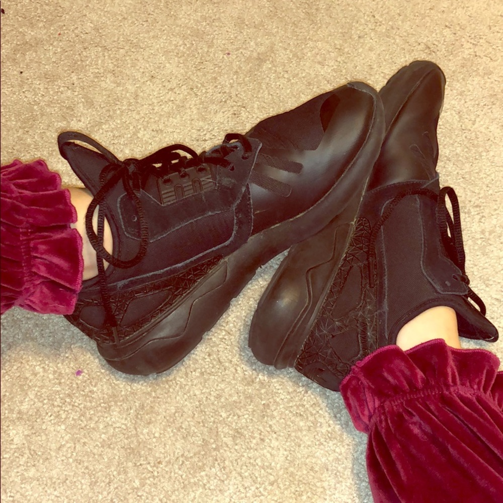 Black Adidas Tubular